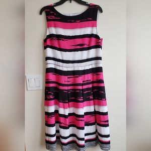 Jones New York Collection Dress. Size 10. NWT